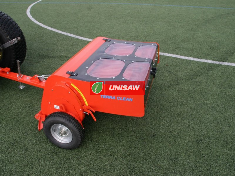 Пылесос для уборки газона искусственных футбольных полей  Wiedenmann Terra Clean 100