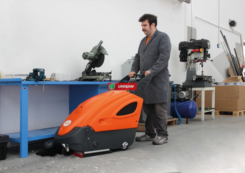 Подметальная машина Durasweep 70