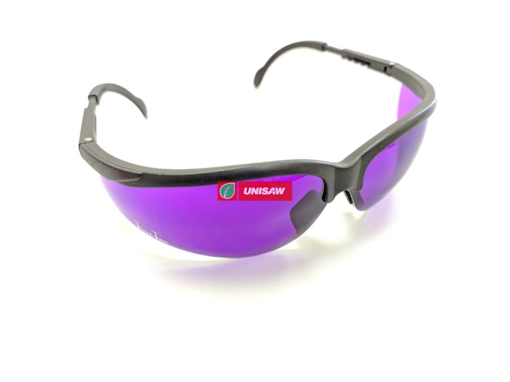 Очки для выявления повреждённых участков газона