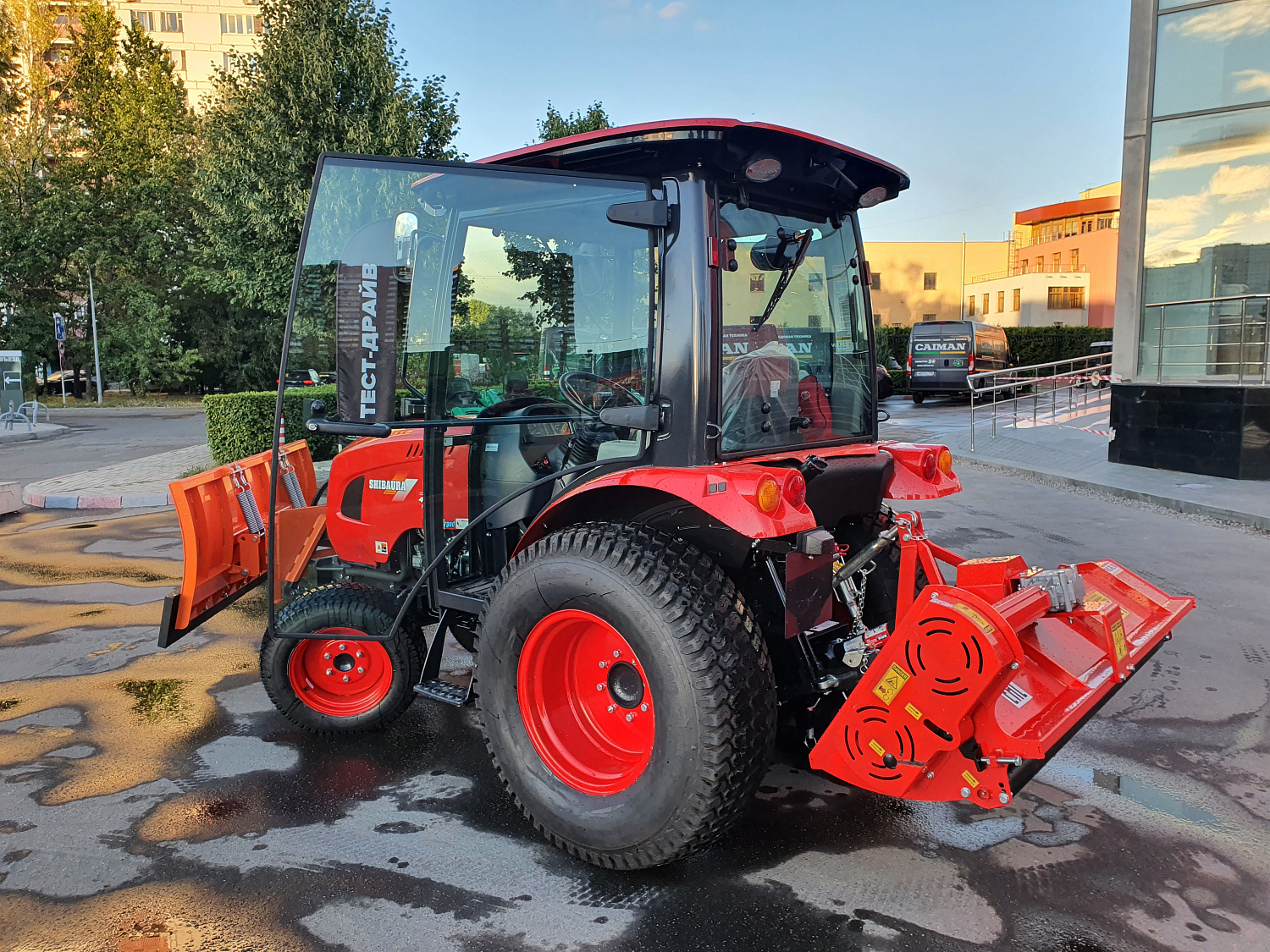 Многофункциональный трактор Shibaura SB50HC